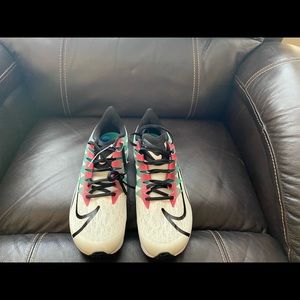 Nike women’s zoom rival CD7297-101 size 10